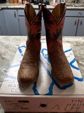 Tin Haul Women's Aloha Western Boots, Size 8 1/2, Fish Tank Sole